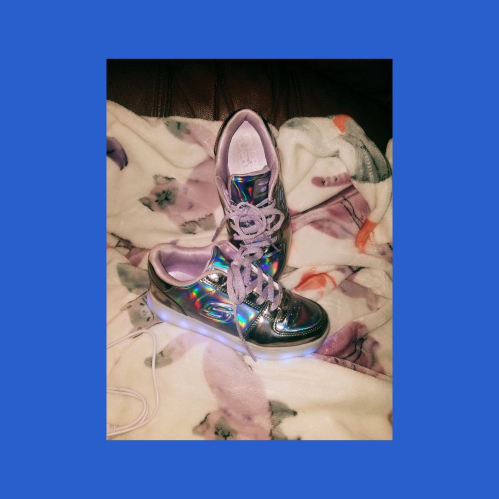 Metallic Light-up Sketcher Athletic Shoes (girls)